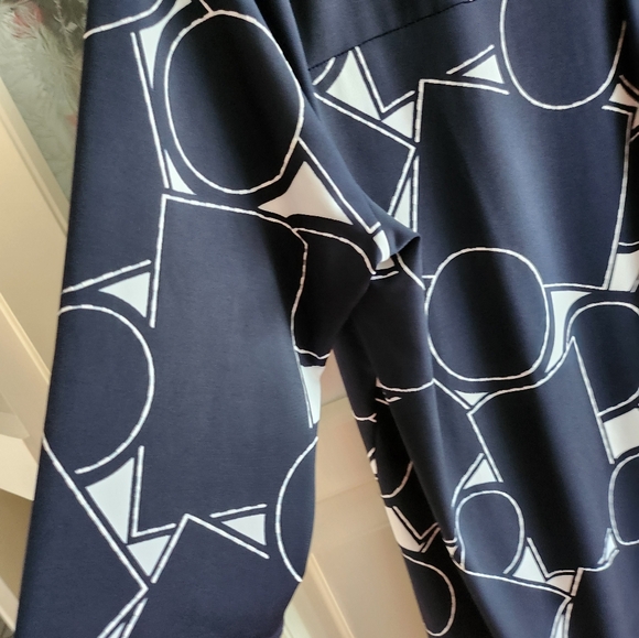 Joseph Ribkoff blouse - Picture 5 of 6